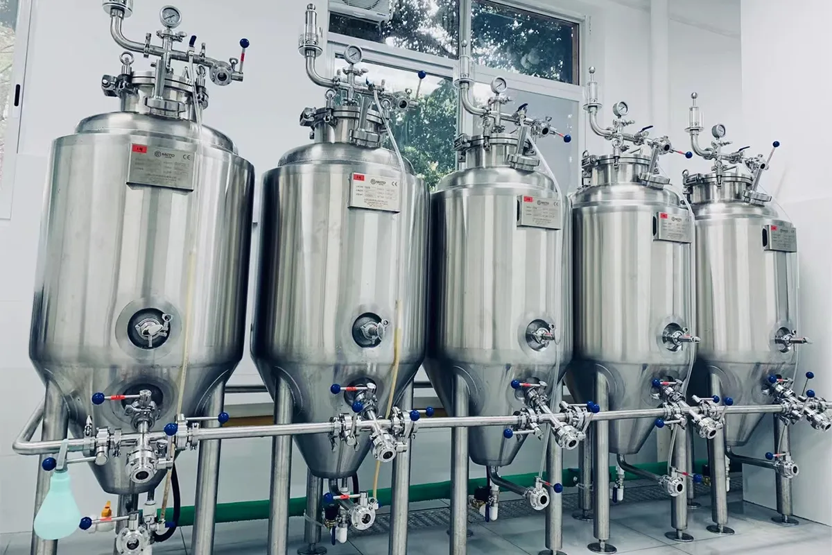 METO brewery and distillery equipment banner
