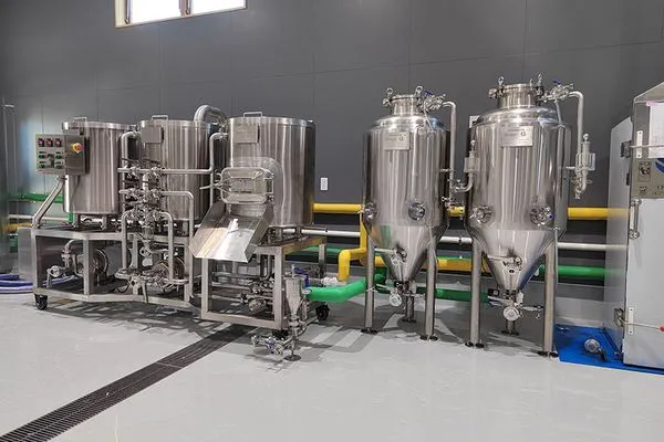 1–3 stainless steel fermenters
